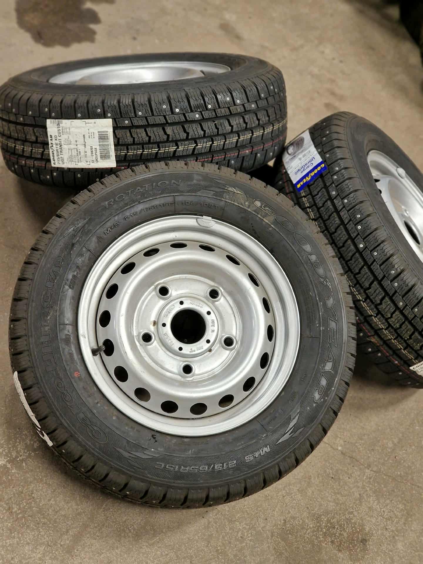 NYA Ford Transit / Connect Dubbdäck inkl. fälg – Goodyear C | Frakt inom Se 850:-