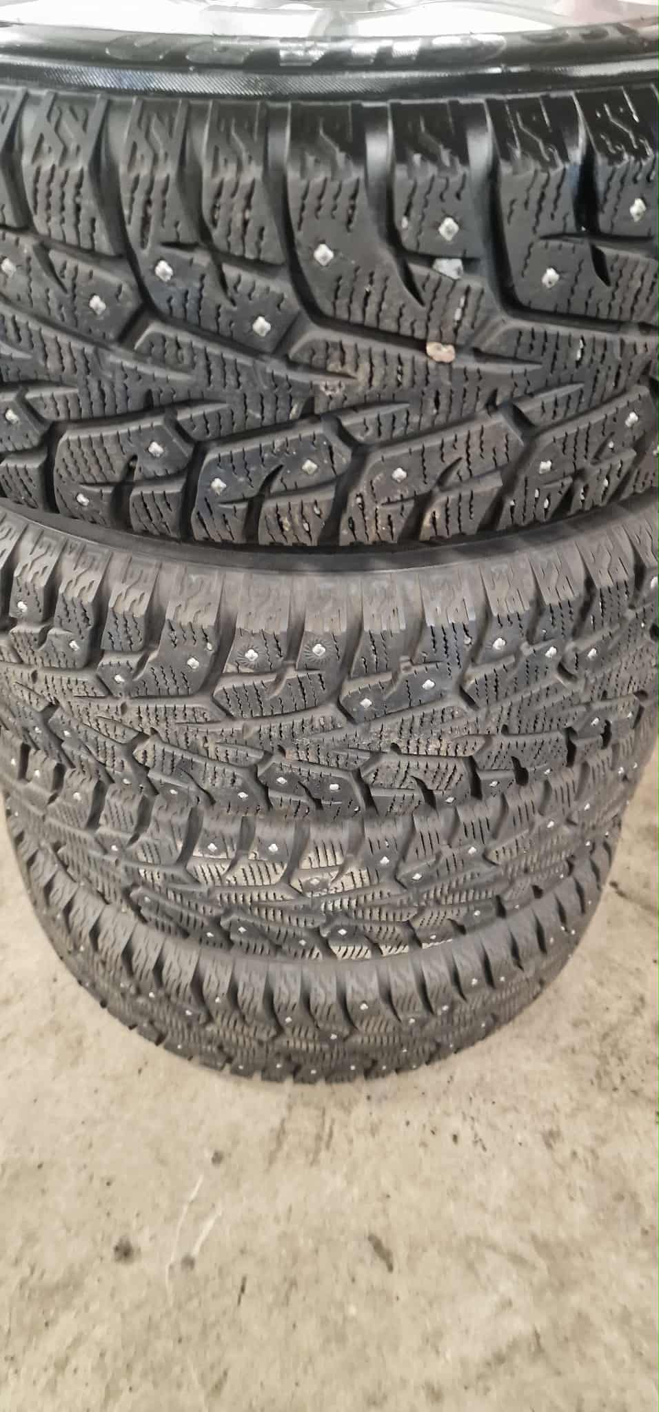 Volvo V50 | Vinterdäck dubb 195/65R15 Yokohama | Frakt SE 850:-
