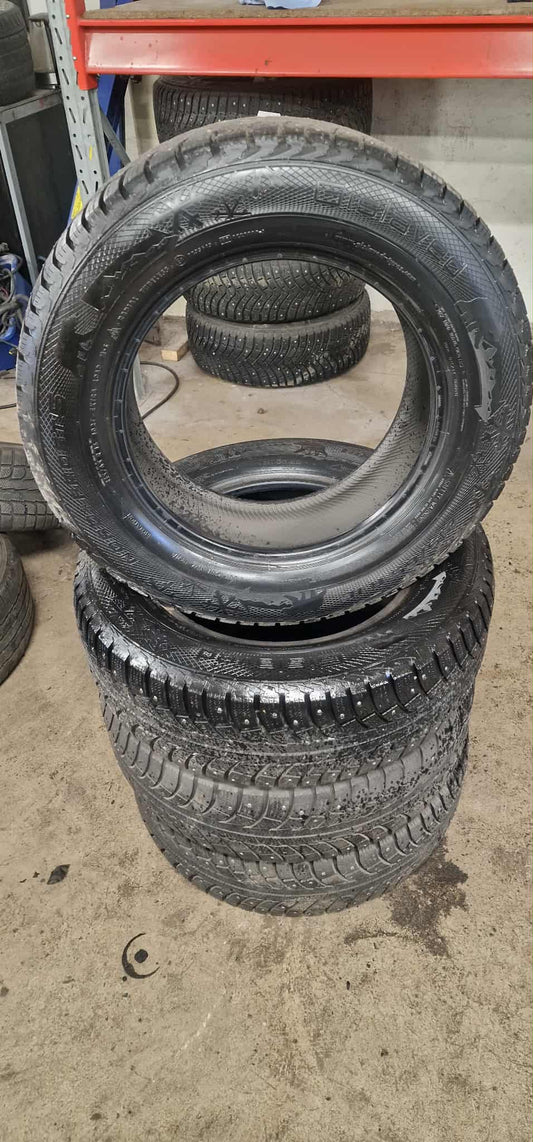 Gislaved 215/65 R16 Dubbdäck vinter | Frakt hela SE 850:-