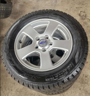 Volvo V50 | Vinterdäck dubb 195/65R15 Yokohama | Frakt SE 850:-