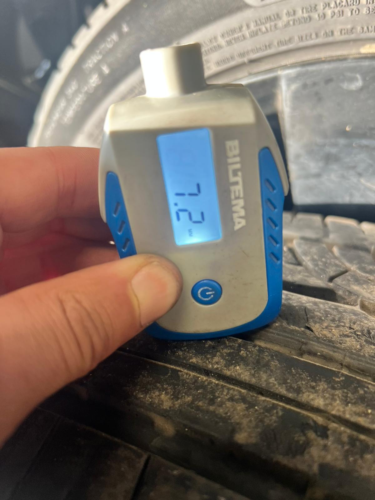 BMW Sommardäck med fälg – 215/45 R17 | Frakt inom SE 850